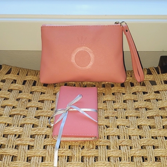 Pandora Handbags - NWOT Pandora Travel Jewelry Organizer and Pouch with a Wristlet Strap